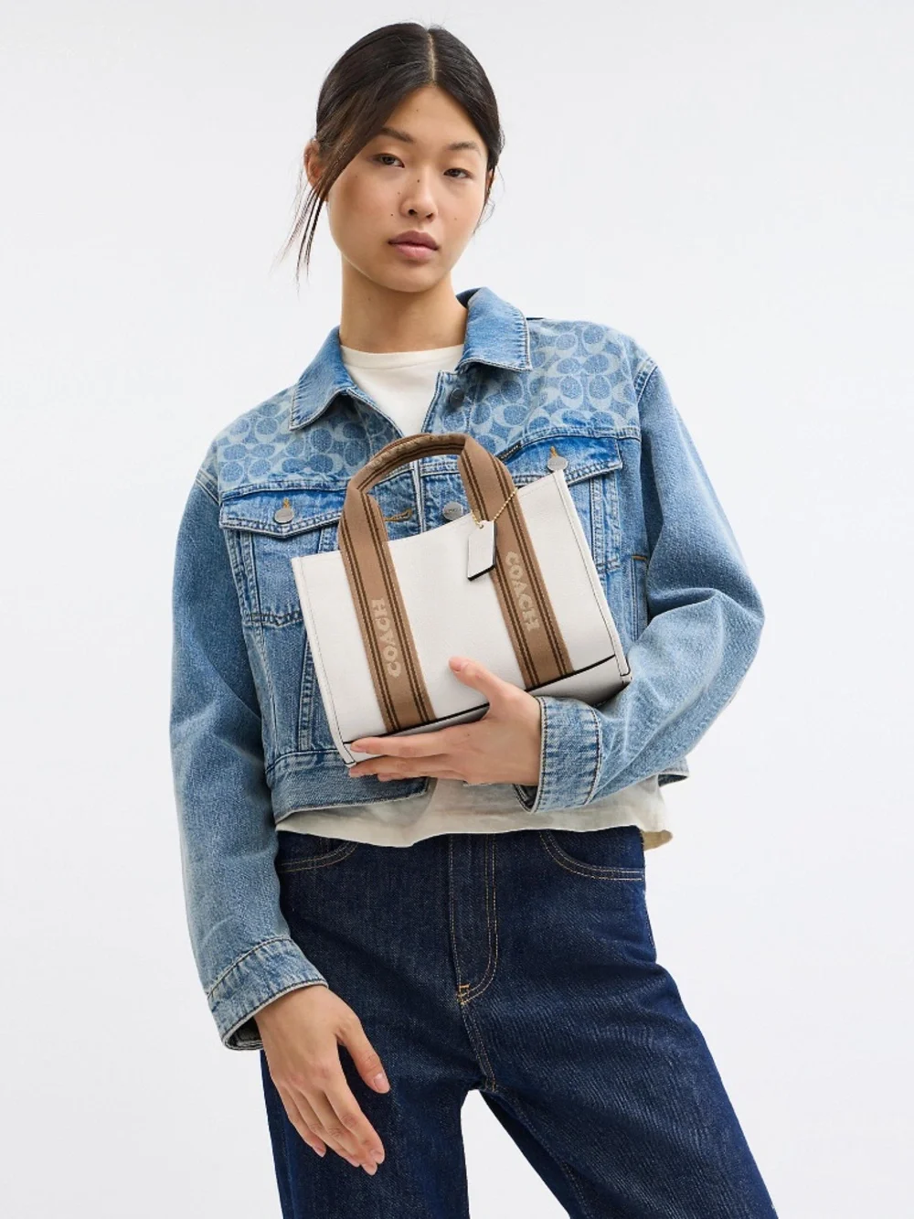 Coach refined pebble